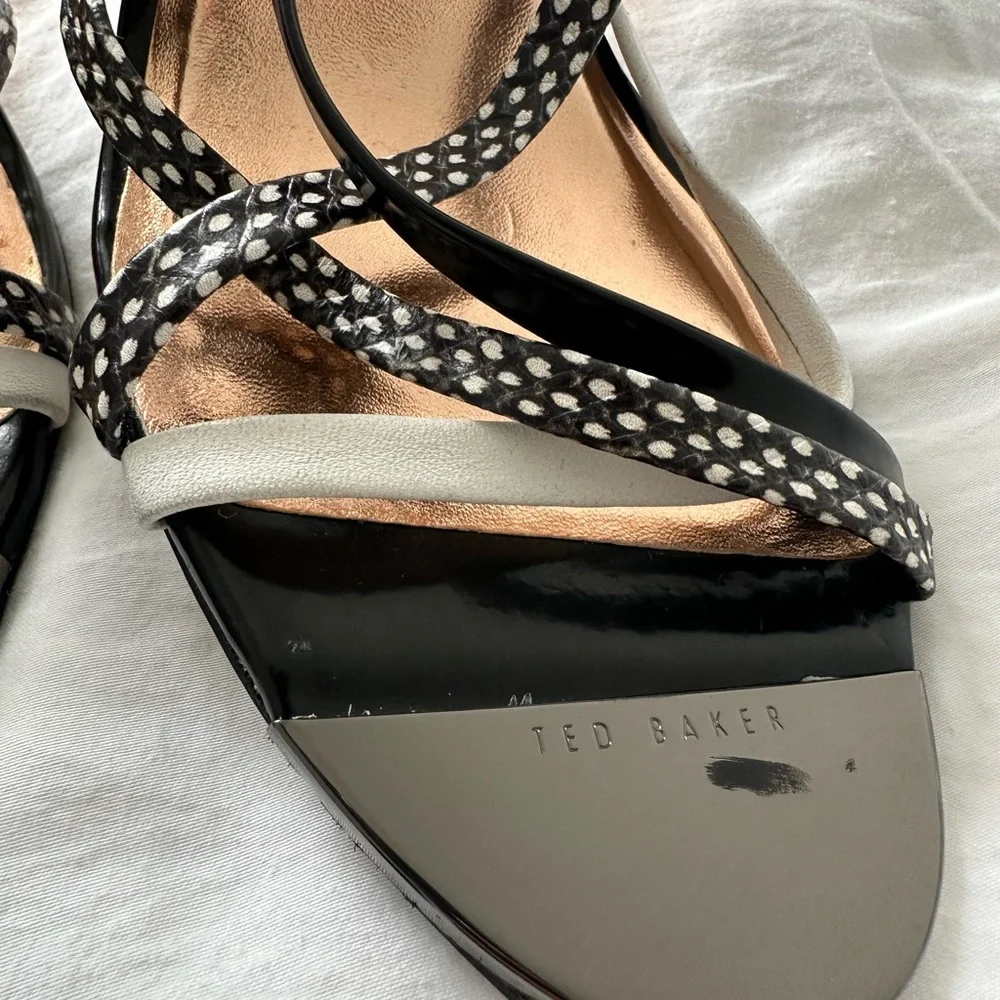 Ted Baker Polka Dot Black White Slingback Heels - Picture 5 of 6